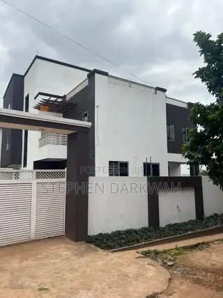 6bdrm Mansion in Starqman Realty, Atwima Nwabiagya for sale
