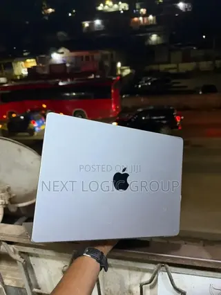 Laptop Apple MacBook Pro 2021 M1 16GB Apple M1 Pro SSD 512GB