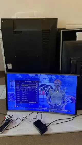 Used 43” Nasco Curve TV