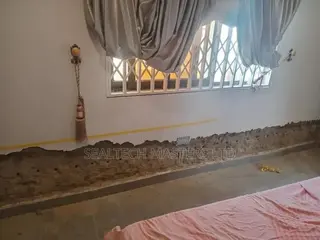 Wet/Dampened Wall Treatment
