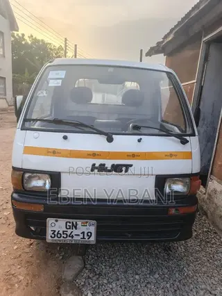 Daihatsu Hijet (Abossey Okai Macho)
