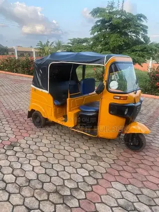 Bajaj RE 2022 Yellow