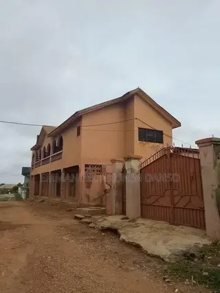 6bdrm House in Atwima Kwanwoma for sale