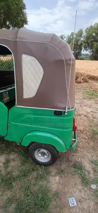 Bajaj RE 2026 Green
