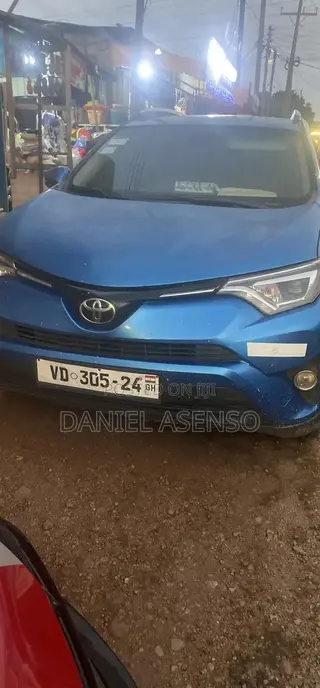 Toyota RAV4 2016 Blue
