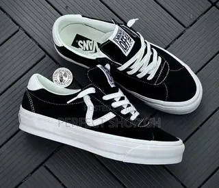 Vans Sneakers – Premium Quality | Stylish, Comfortable Durable