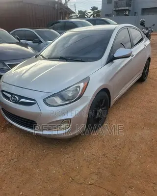 Hyundai Accent SE 4dr Hatchback (1.6L 4cyl 6A) 2014 Silver
