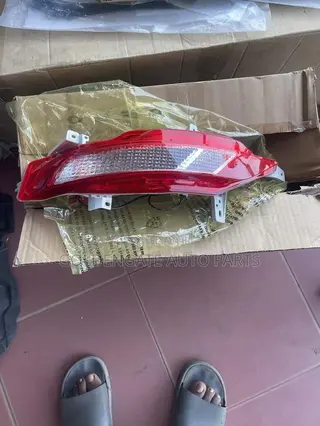 Hyundai Tucson 2022 2023 2025 Back Bumper Reflector Pair