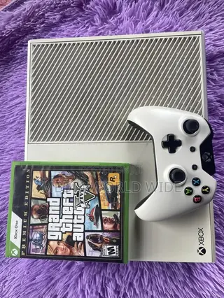 Xbox One, White