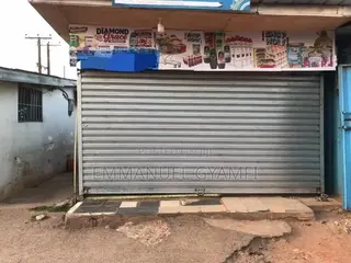 Spacious Container Shop for Rent