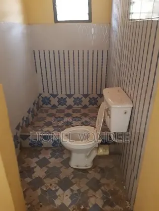1bdrm House in New Town for rent
