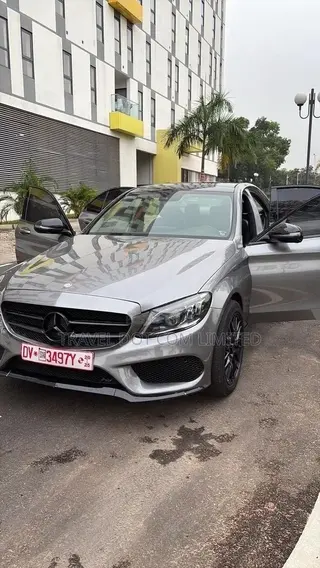Mercedes-Benz C300 Base AWD 4Matic Sedan (2.0L 4cyl 7A) 2015 Gray