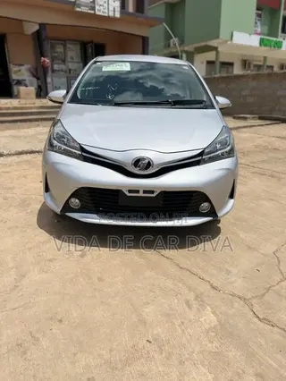 Toyota Vitz 1.3 AWD 5dr 2015 Silver