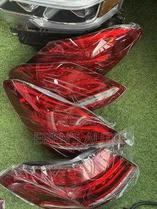 Mercedes Benz C300 2017-20 Taillight