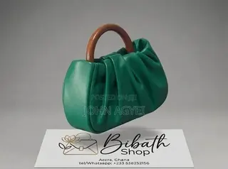 Emerald Green Cloud Bag – Wooden Handle