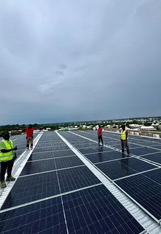 615W Jinko Solar Panel