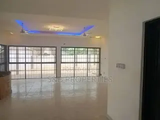 4bdrm House in Ashomang Estate for sale