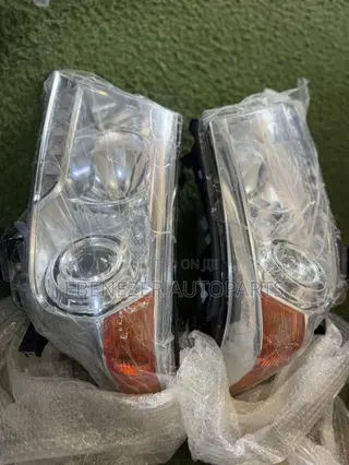 Toyota Land Cruiser 2012 Headlights