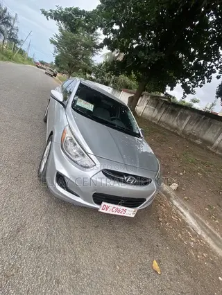 Hyundai Accent SE Sedan 2016 Silver