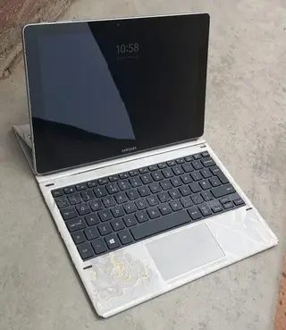 Laptop Samsung Galaxy Book 2 4GB Intel Core i5 eMMC 128GB