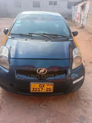 Toyota Vitz 2009 Blue