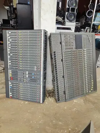 Behringer - MX8000 - Eurodesk - 48/24 Channel Mixer