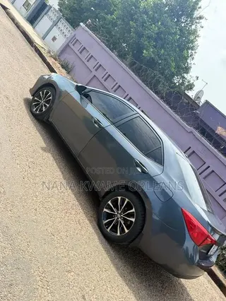Toyota Corolla SE 4dr Sedan (1.8L 4cyl CVT) 2017 Gray