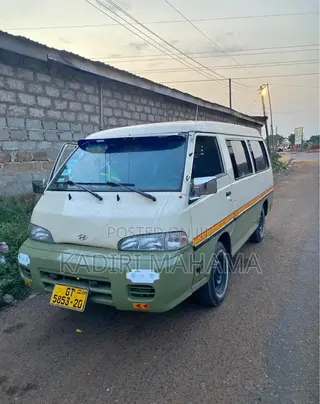 Hyundai H-100 2004