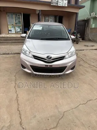 Toyota Vitz 1.3 AWD 3dr 2013 Pink