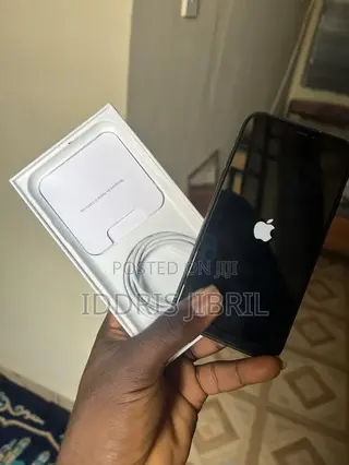 New Apple iPhone 11 64 GB Black