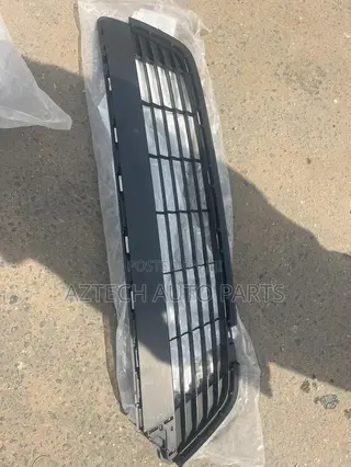 Toyota Vitz 2012 2013 2014 Down Shells Grille