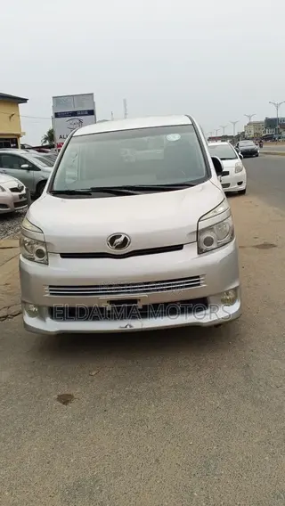 Toyota Voxy 2012 Gray