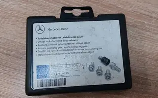 Original Mercedes-Benz Wheel Locks for Light-Alloy Wheels.