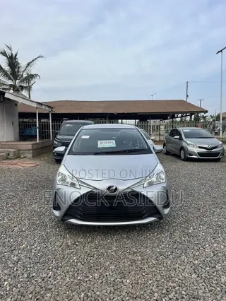 Toyota Vitz 1.3 AWD 5dr 2018 Silver
