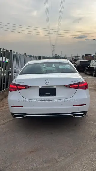 Mercedes-Benz C300 2025 White