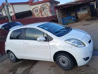 Toyota Vitz 2012 White