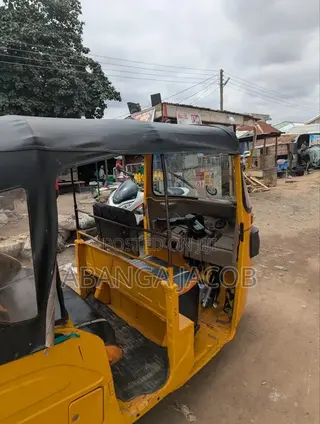 Bajaj RE 2025 Yellow