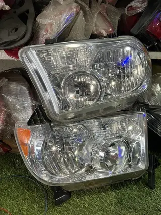 Toyota Tundra 2007-2013 Headlights Original Pair