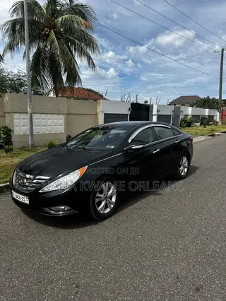 Hyundai Sonata Limited 2.0T Sedan (2.0L 4cyl 6A) 2013 Black