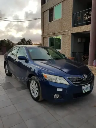 Toyota Camry LE 4dr Sedan (2.5L 4cyl 6AM) 2010 Blue