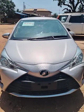 Toyota Vitz 1.3 AWD 5dr 2018 Silver