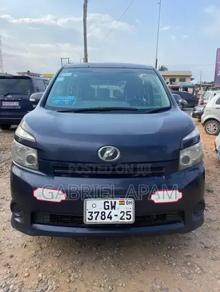 Toyota Voxy 2013 Gray