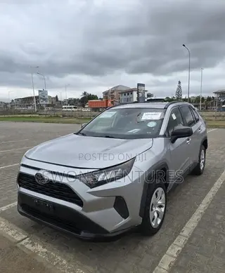 Toyota RAV4 LE AWD 2020 Silver