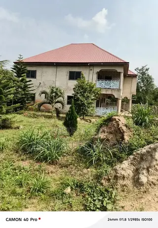 4bdrm Mansion in Owner, Aburi for sale