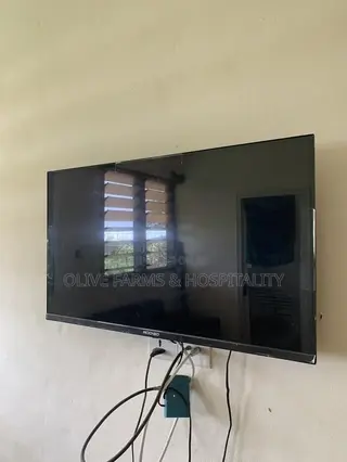 32 Inch Slightly Used Mooved TV Without Box