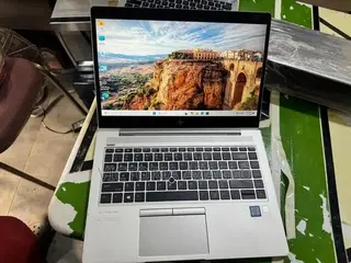 Laptop HP EliteBook 830 G7 8GB Intel Core i7 SSD 256GB