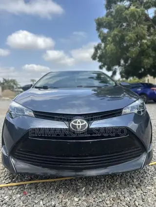 Toyota Corolla XLE (1.8L 4cyl 2A) 2019 Gray