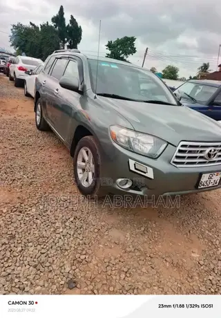 Toyota Quantum 2014 Grey
