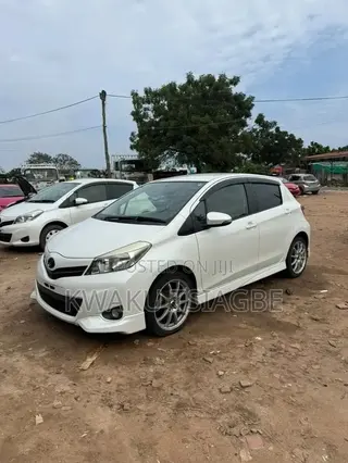 Toyota Vitz 2013 Gray