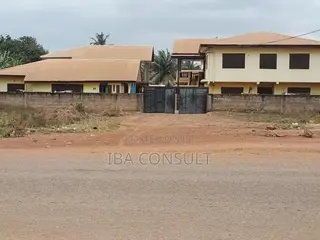 12bdrm House in Dodowa Hospital, Main Station for sale